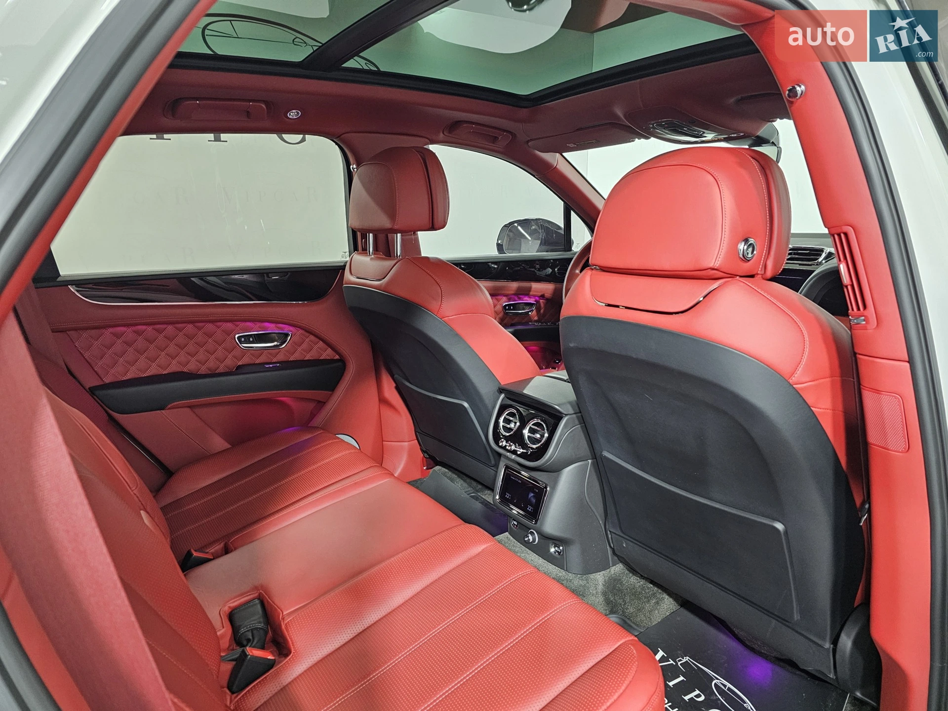 2021 Bentley Bentayga - мініатюра 15