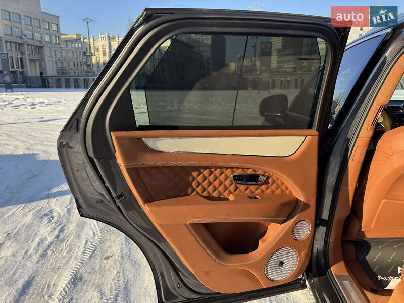 Позашляховик / Кросовер Bentley Bentayga 2023 в Києві фото 28 Позашляховик / Кросовер Bentley Bentayga 2023 в Києві