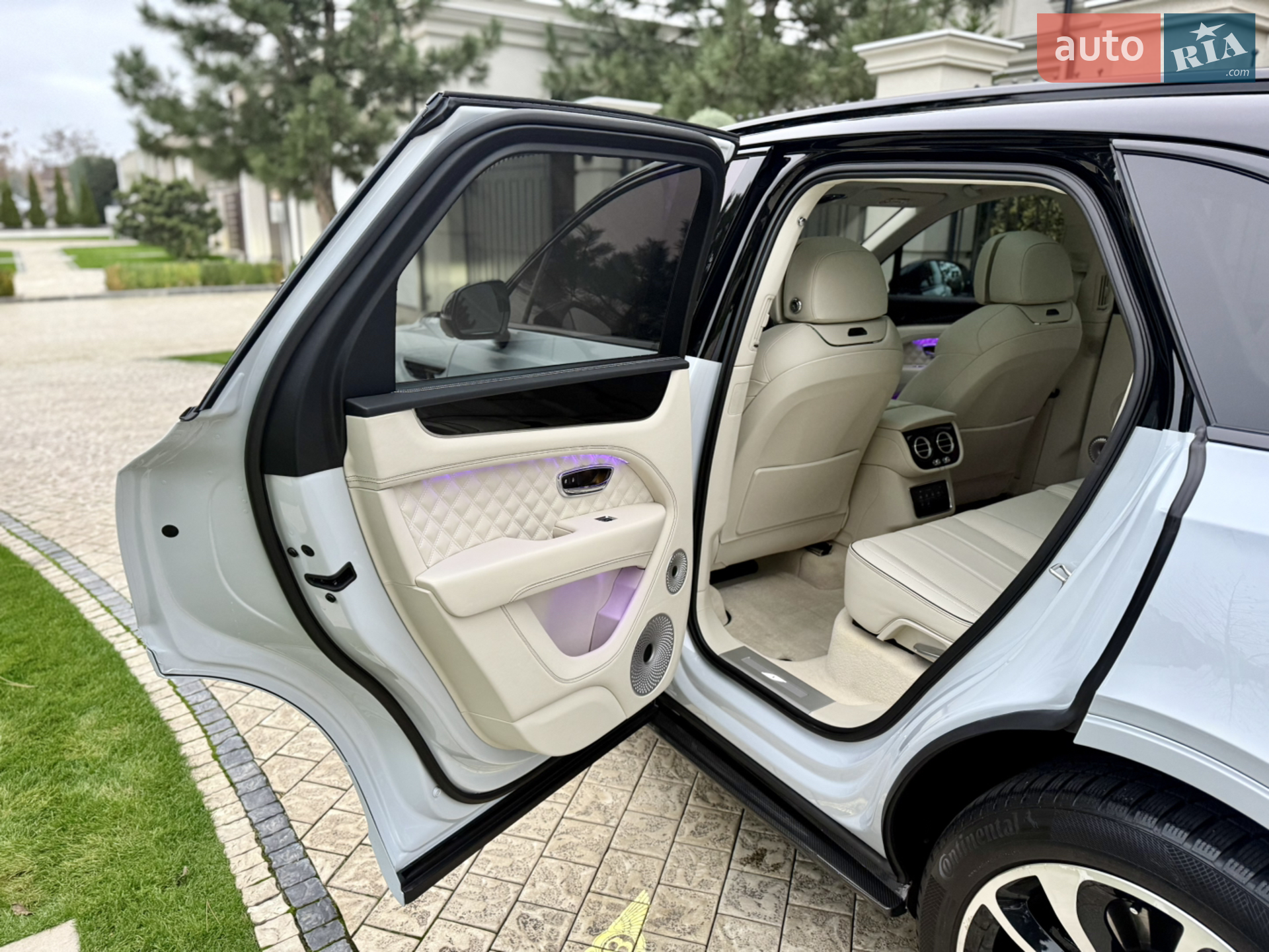 2024 Bentley Bentayga - мініатюра 35