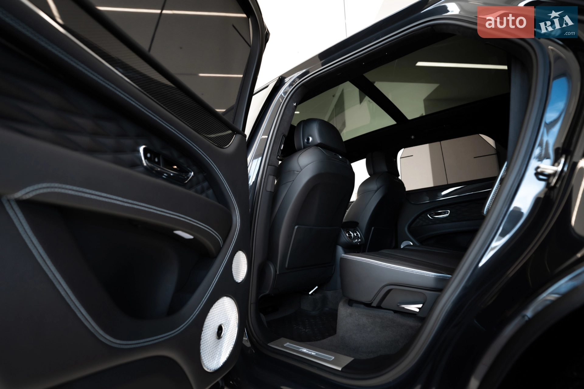 2024 Bentley Bentayga - мініатюра 16