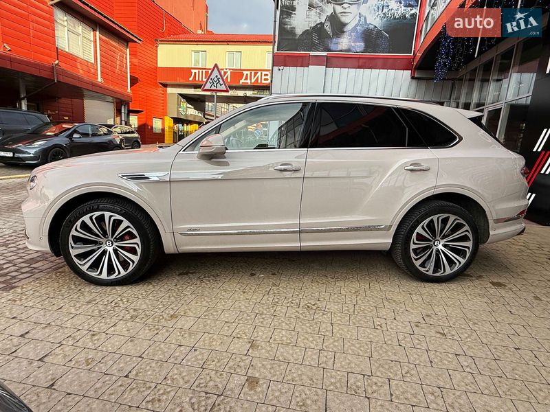 Внедорожник / Кроссовер Bentley Bentayga 2023 в Львове