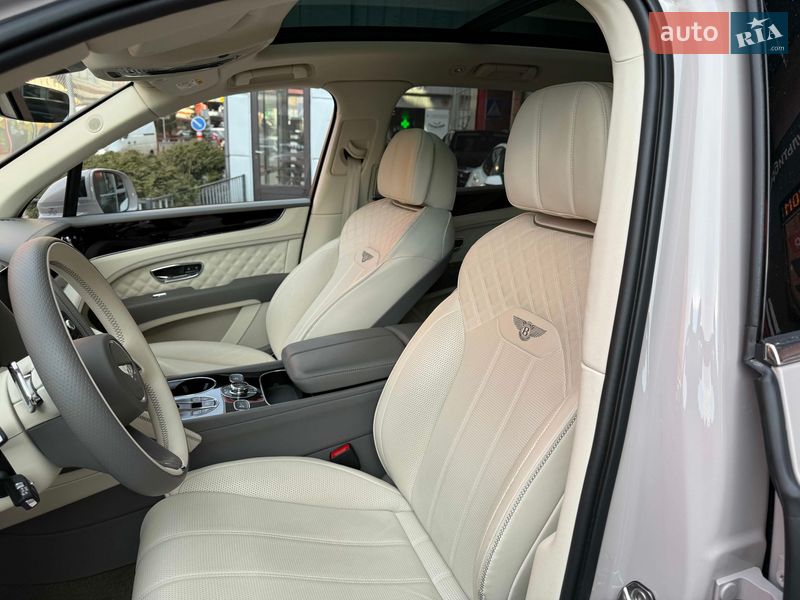 Внедорожник / Кроссовер Bentley Bentayga 2023 в Львове