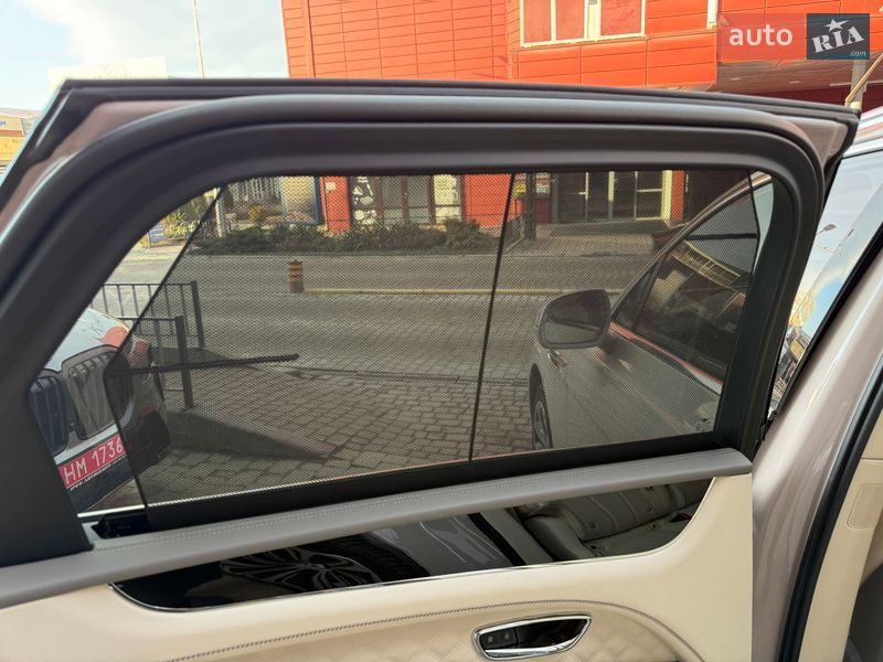 Внедорожник / Кроссовер Bentley Bentayga 2023 в Львове