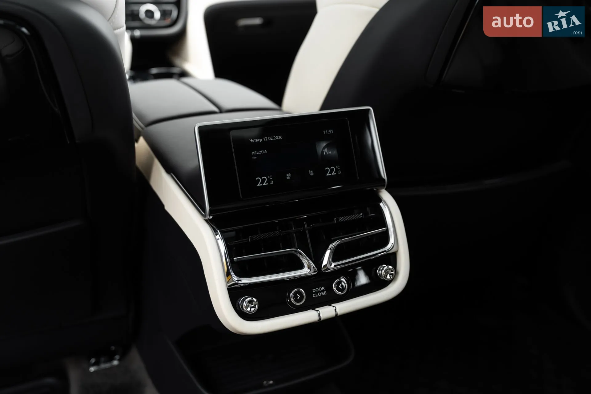 2023 Bentley Bentayga - мініатюра 21