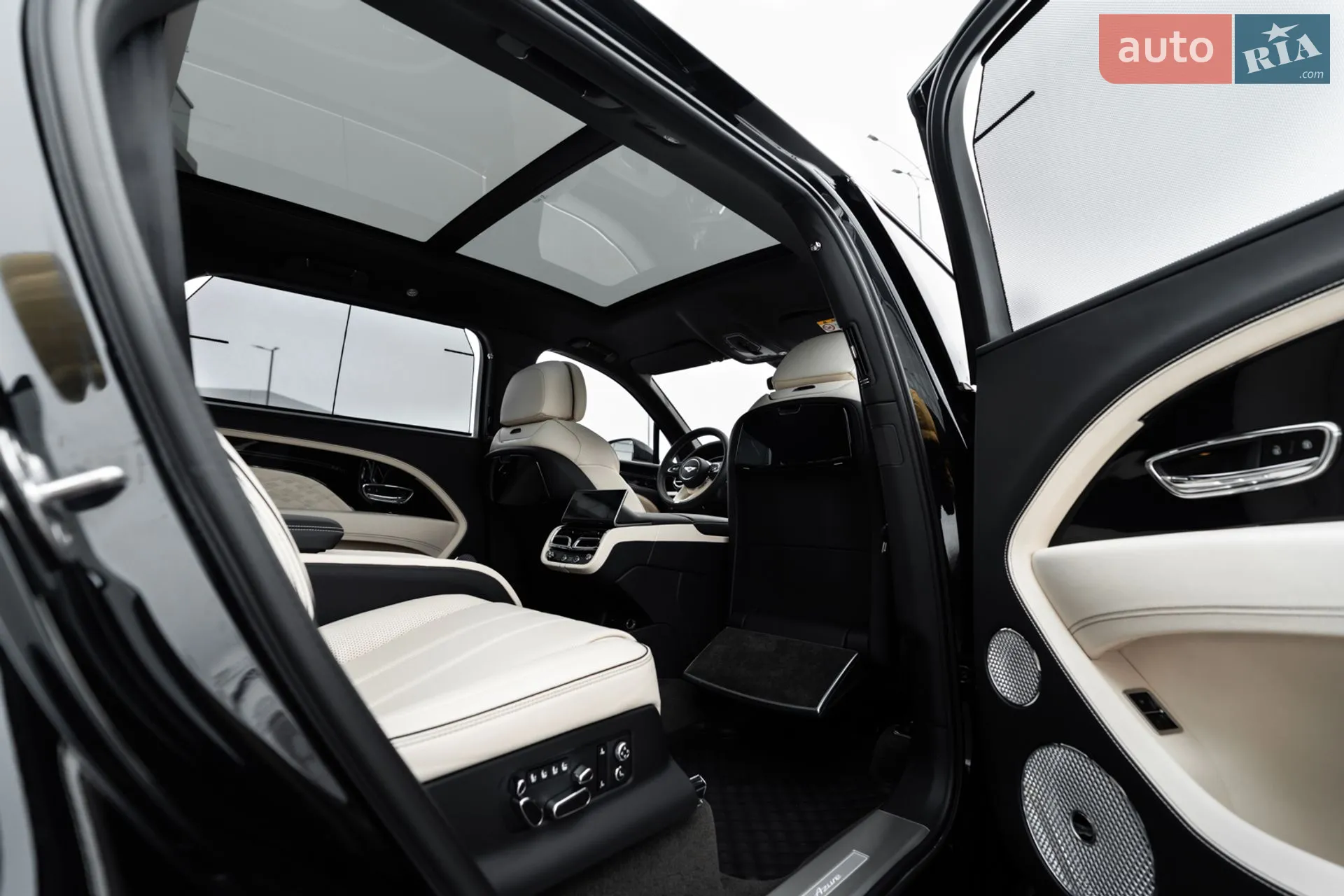 2023 Bentley Bentayga - мініатюра 23