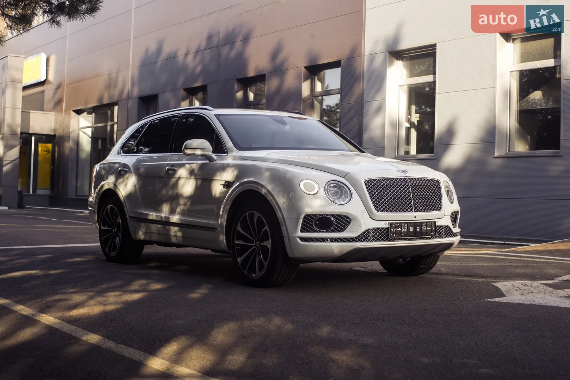 2017 Bentley Bentayga - мініатюра 9