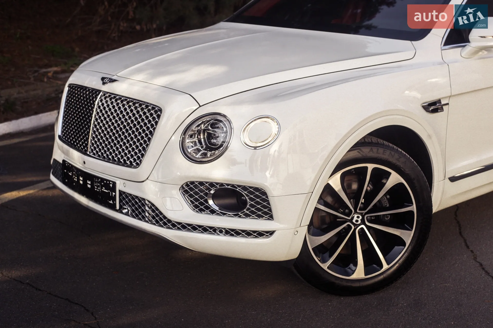 2017 Bentley Bentayga - мініатюра 18