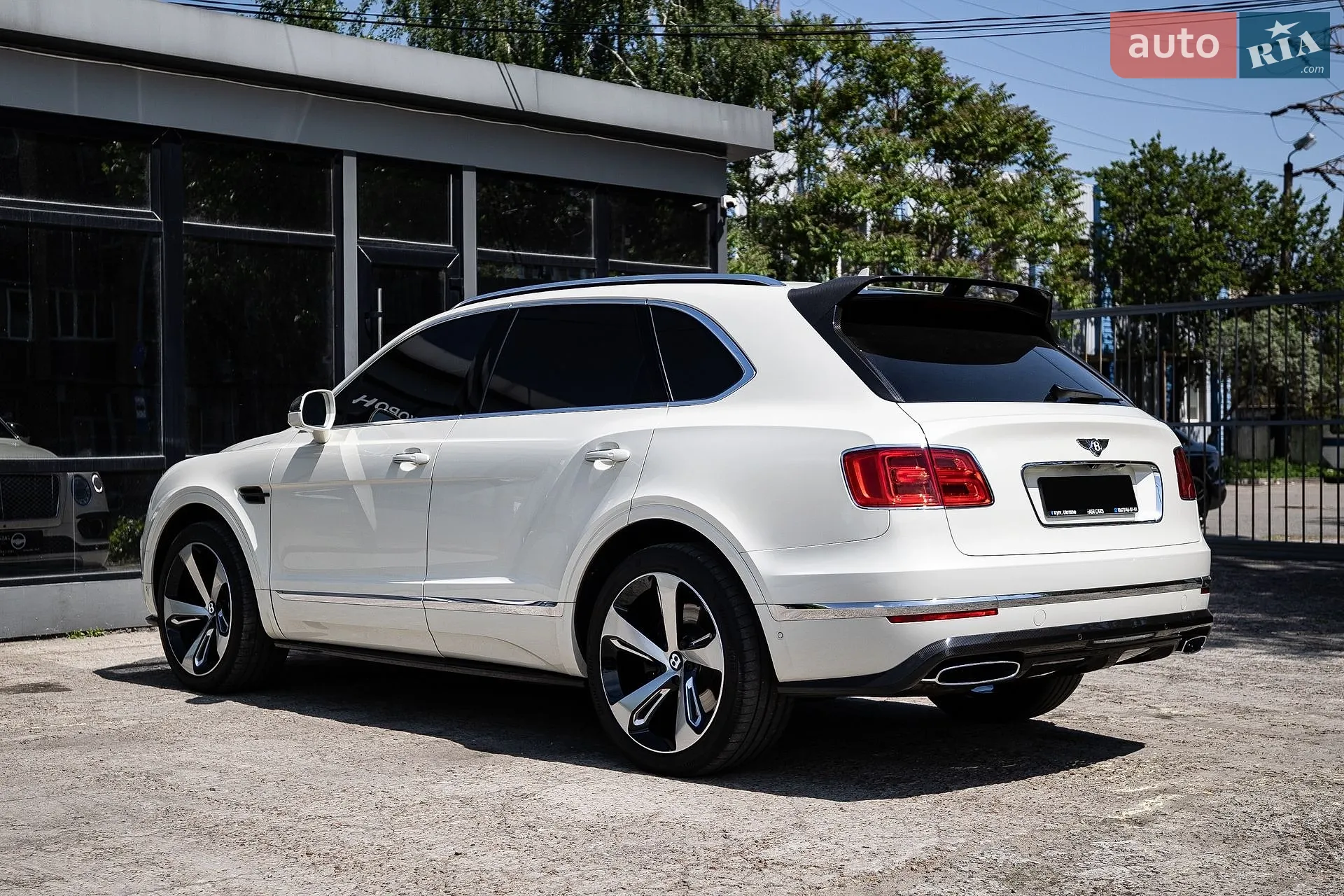 2017 Bentley Bentayga - мініатюра 10