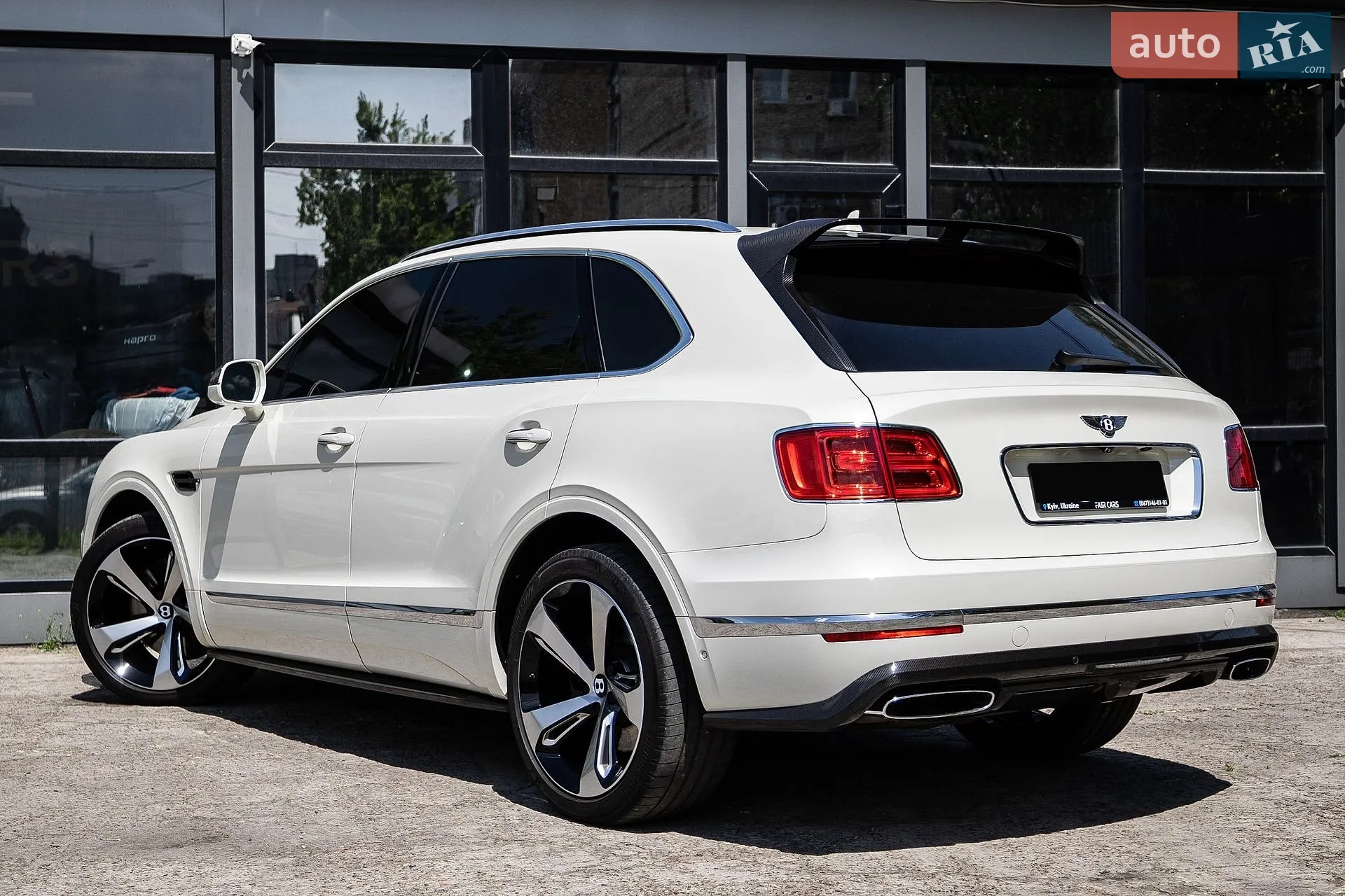 2017 Bentley Bentayga - мініатюра 12