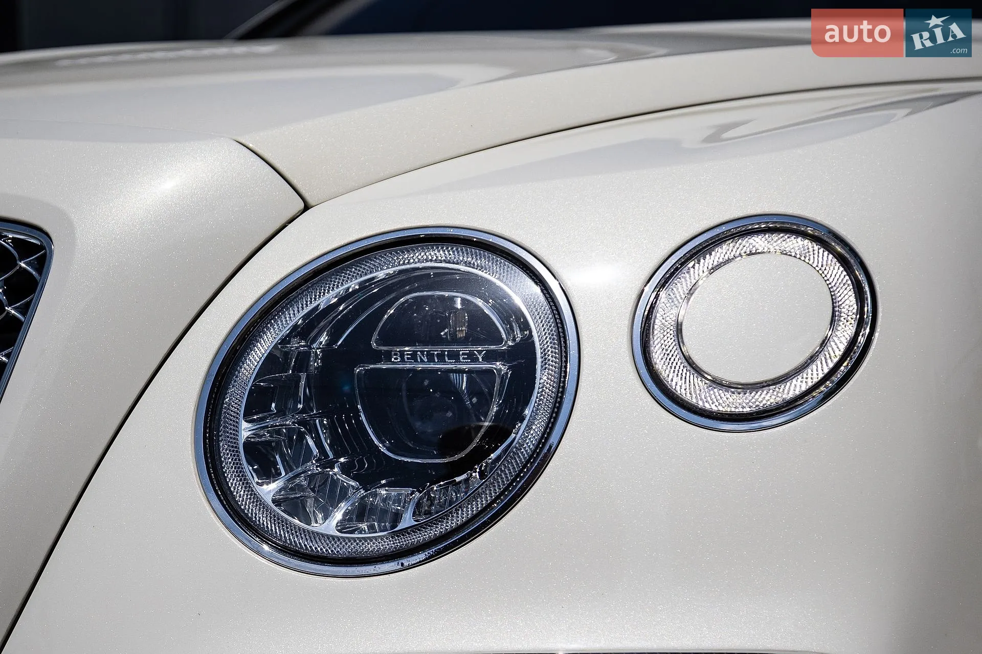 2017 Bentley Bentayga - мініатюра 17