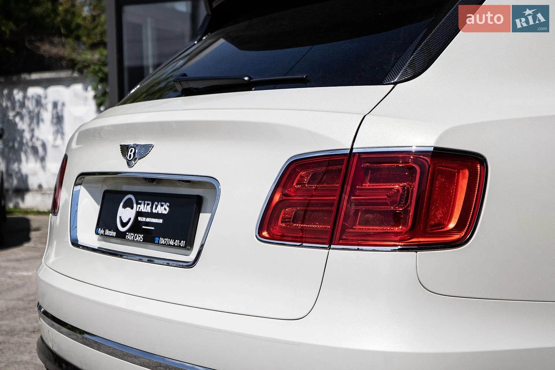 2017 Bentley Bentayga - мініатюра 31