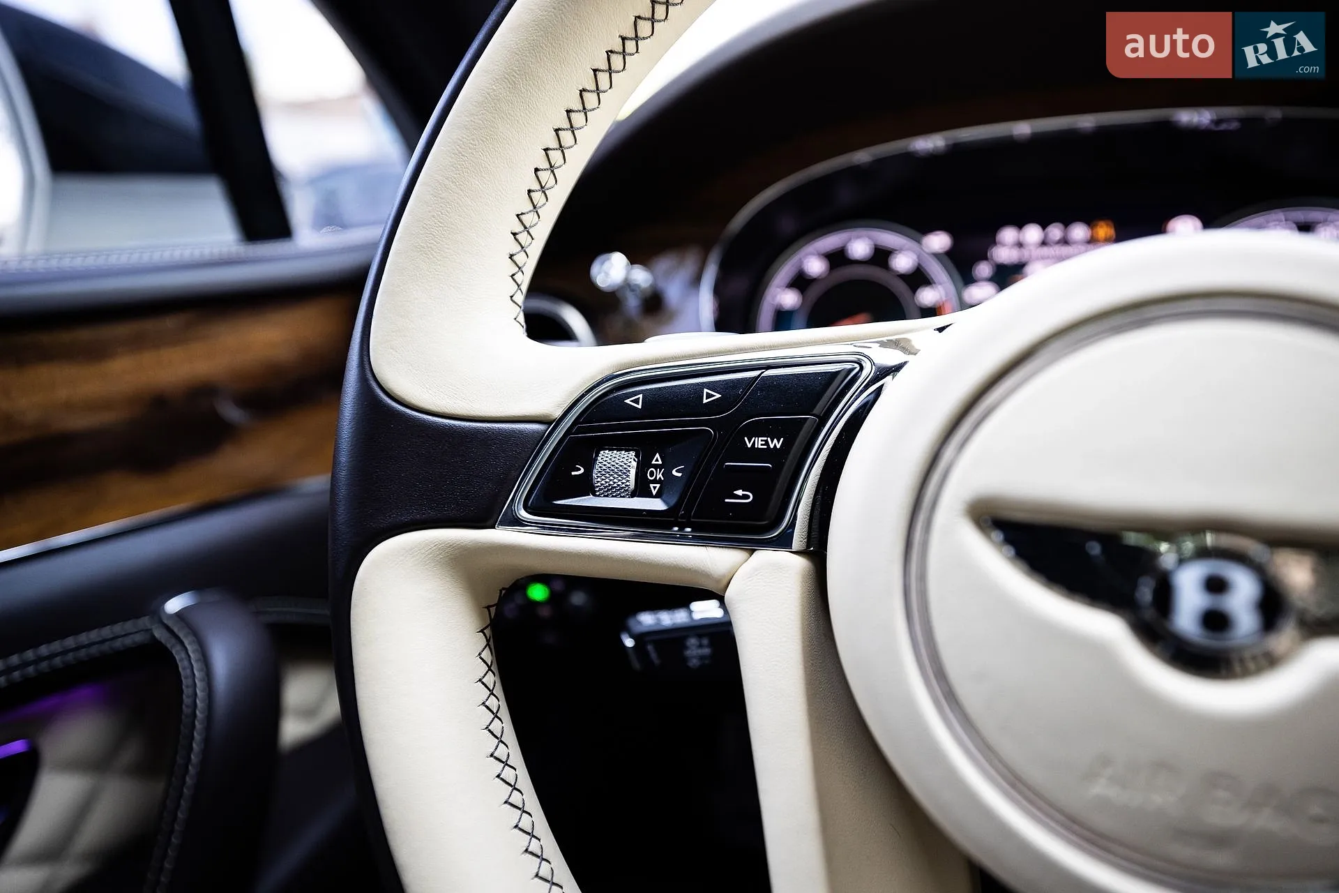 2017 Bentley Bentayga - мініатюра 37
