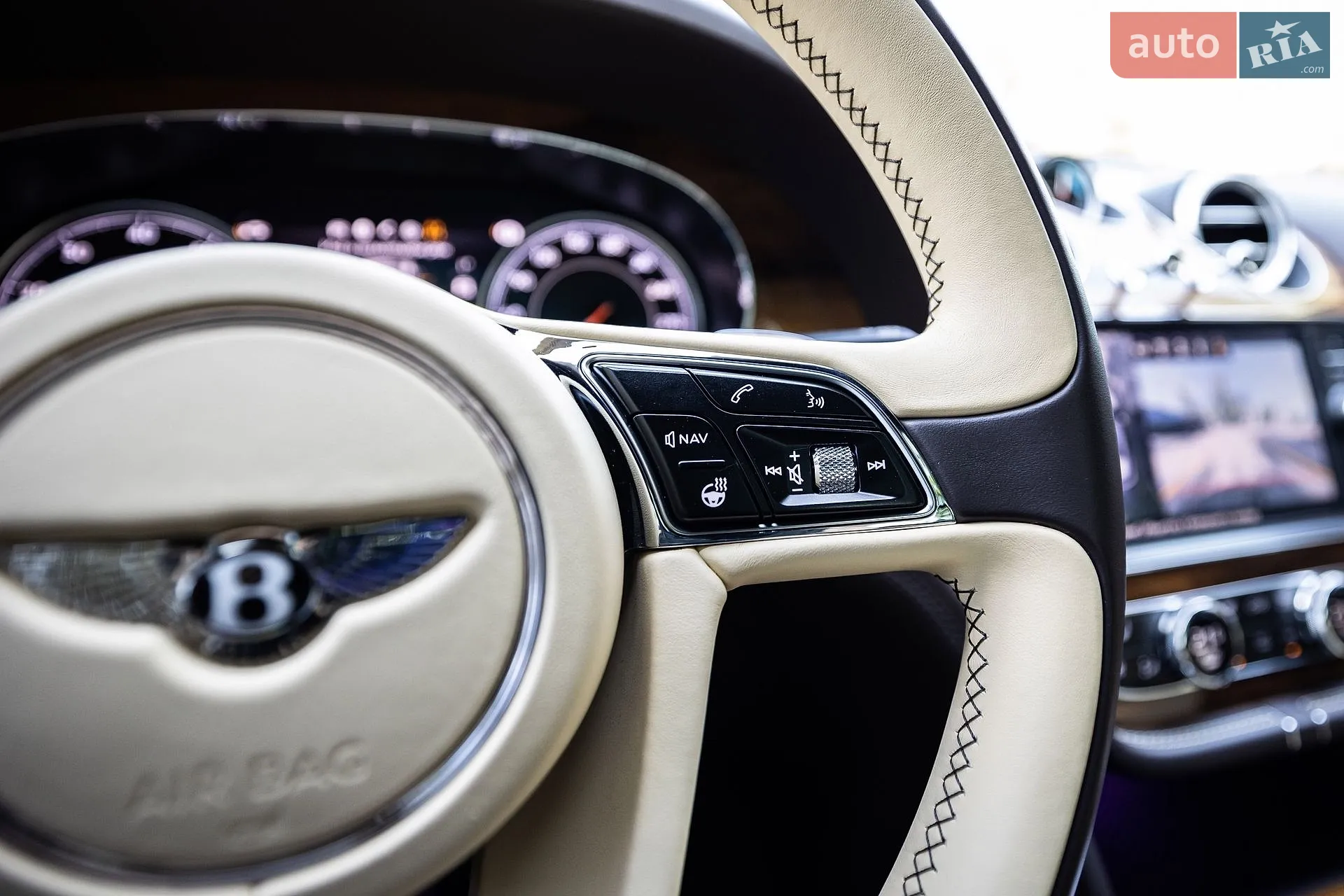 2017 Bentley Bentayga - мініатюра 39