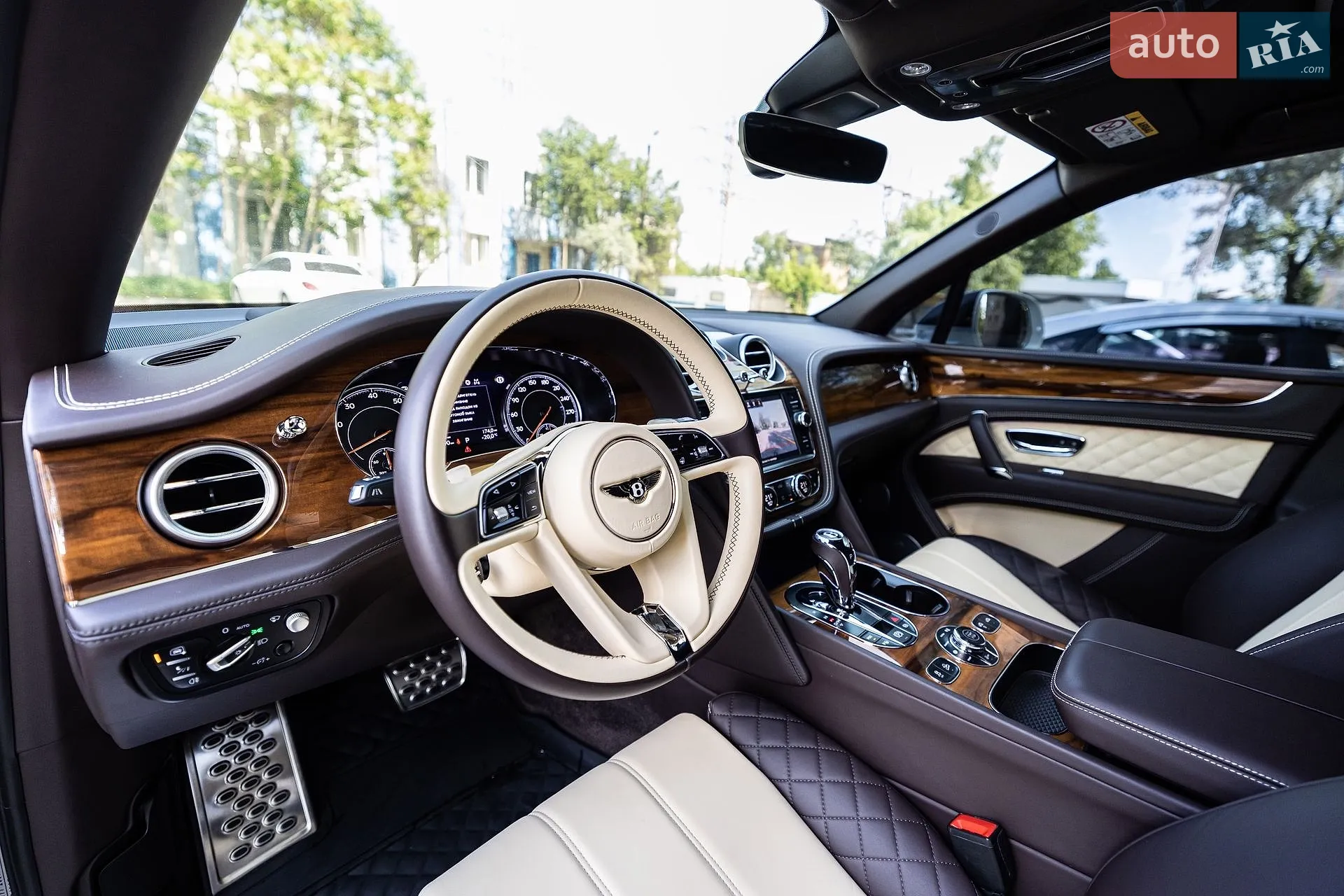 2017 Bentley Bentayga - мініатюра 58