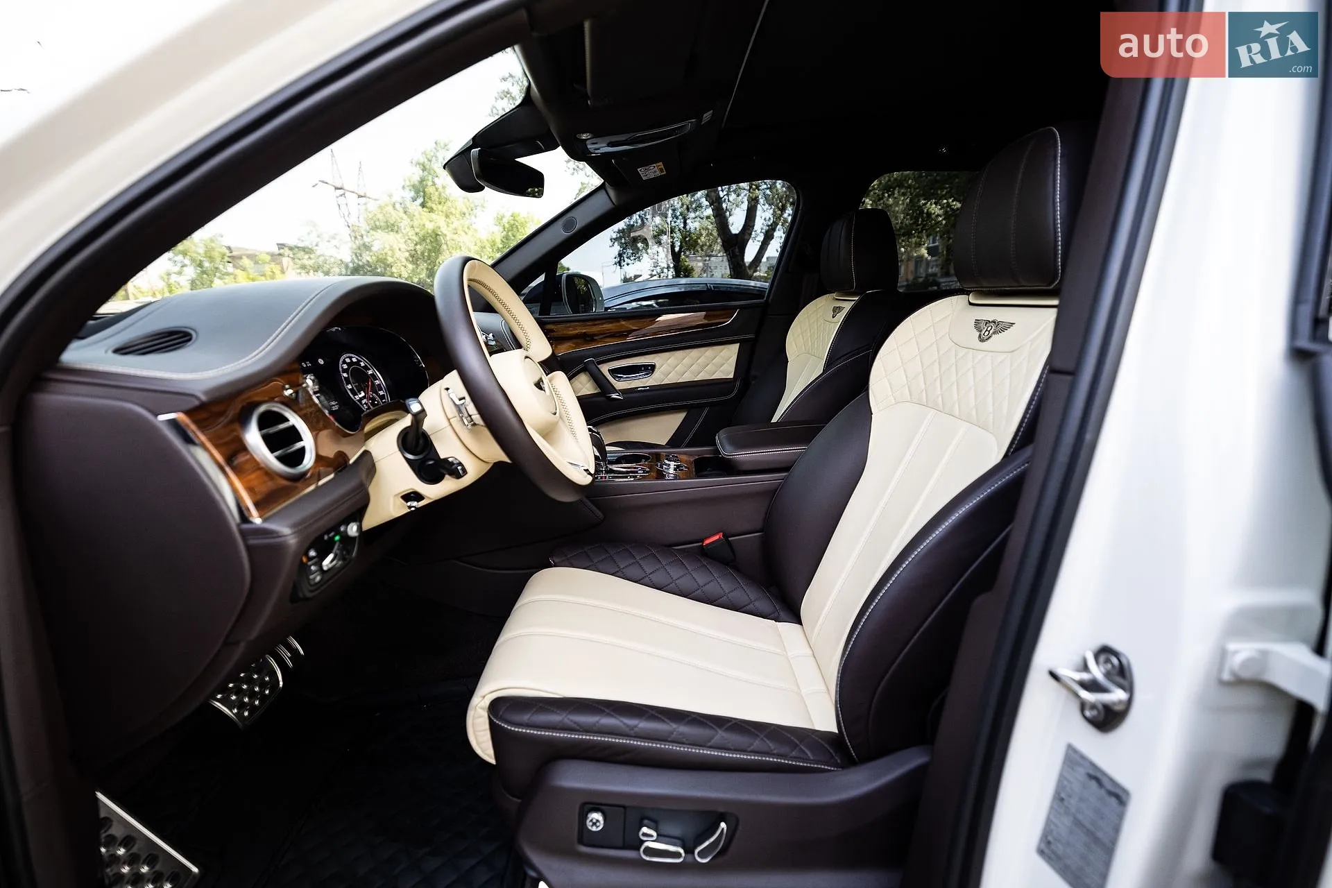 2017 Bentley Bentayga - мініатюра 59