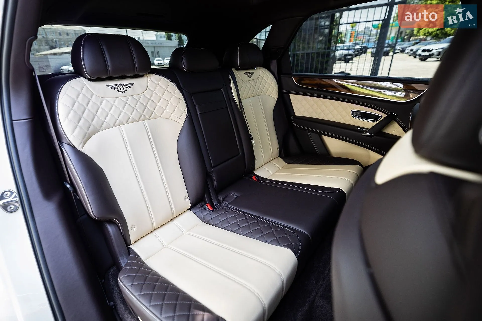 2017 Bentley Bentayga - мініатюра 75