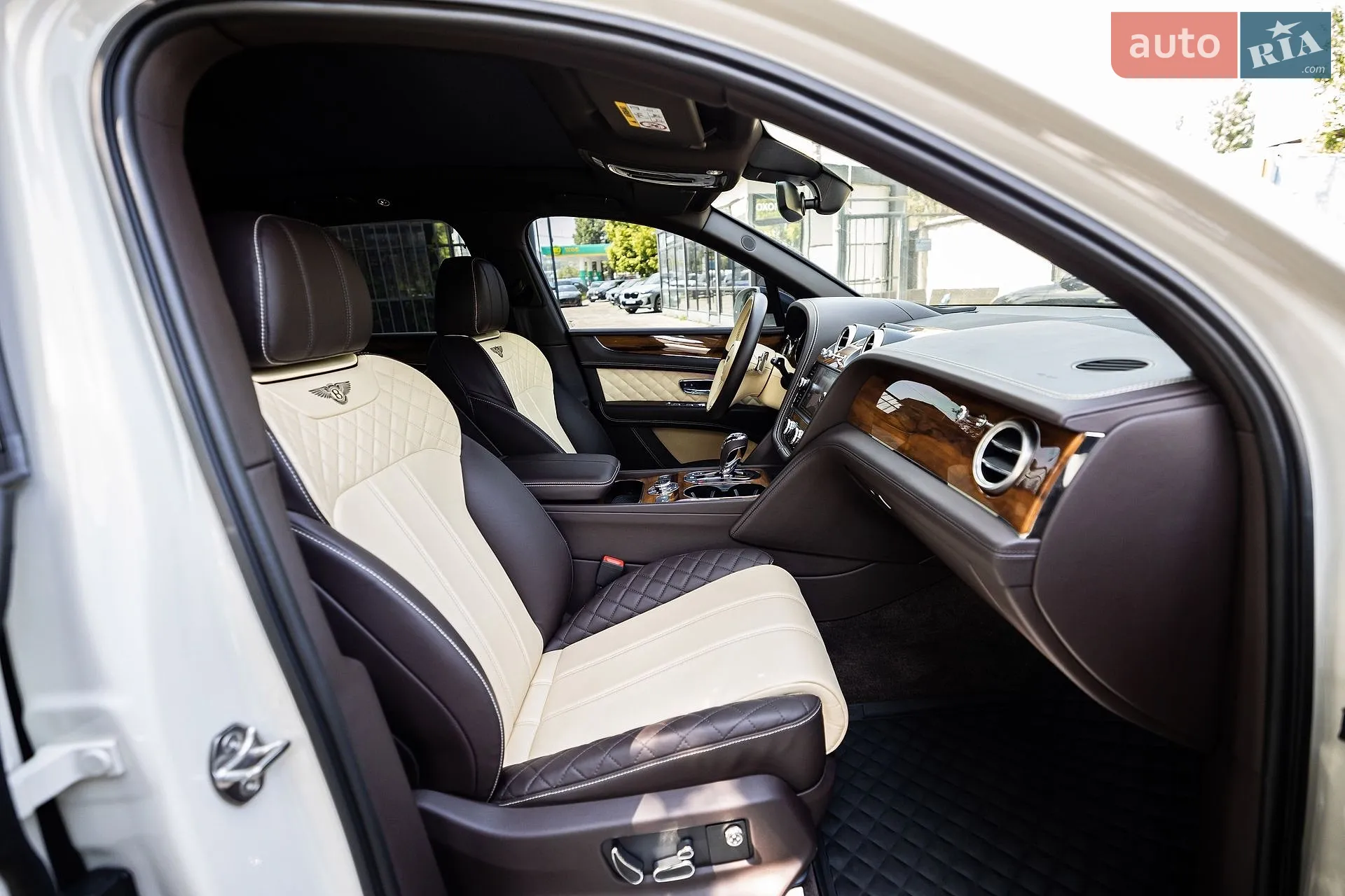 2017 Bentley Bentayga - мініатюра 79