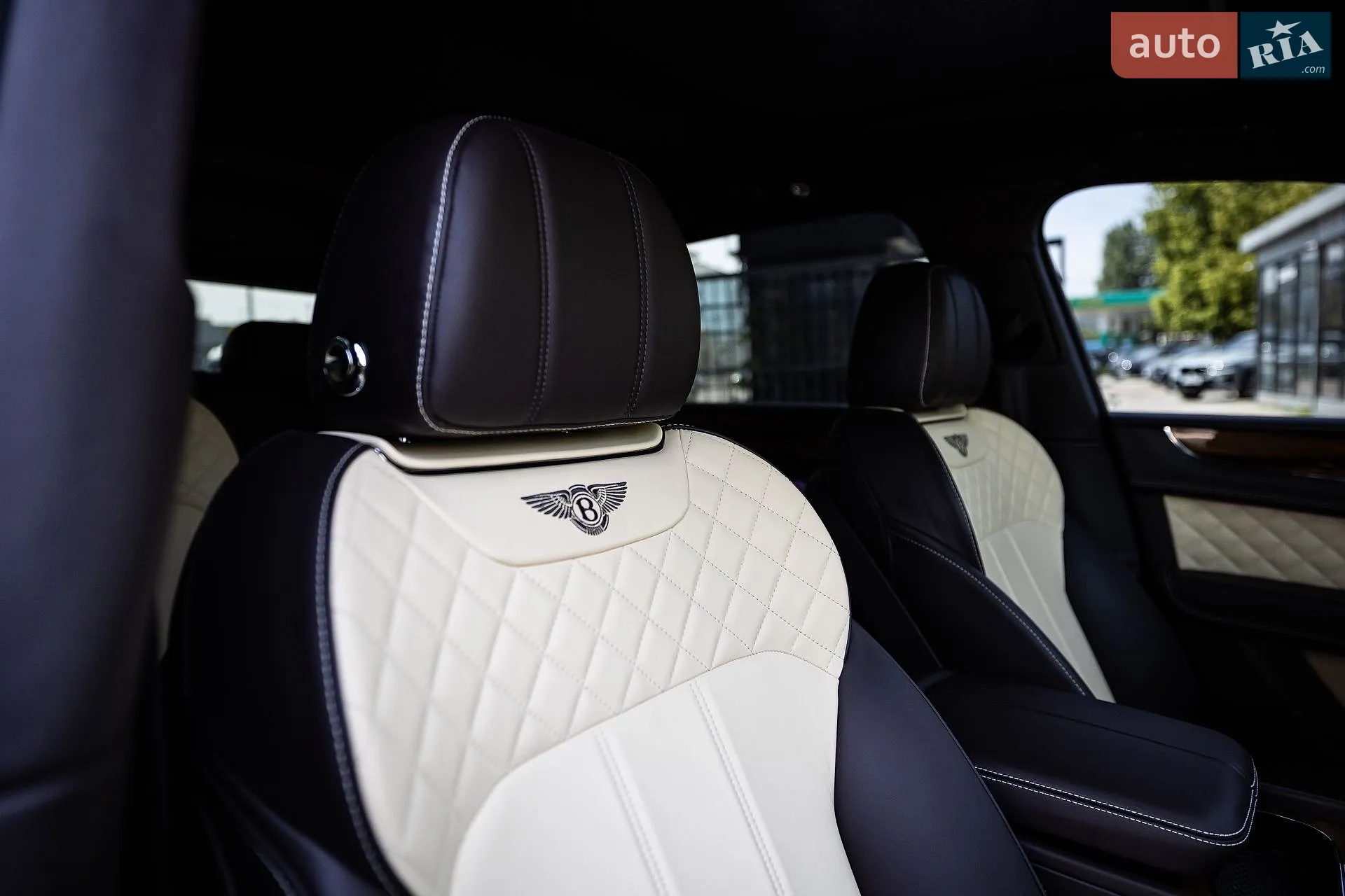 2017 Bentley Bentayga - мініатюра 81