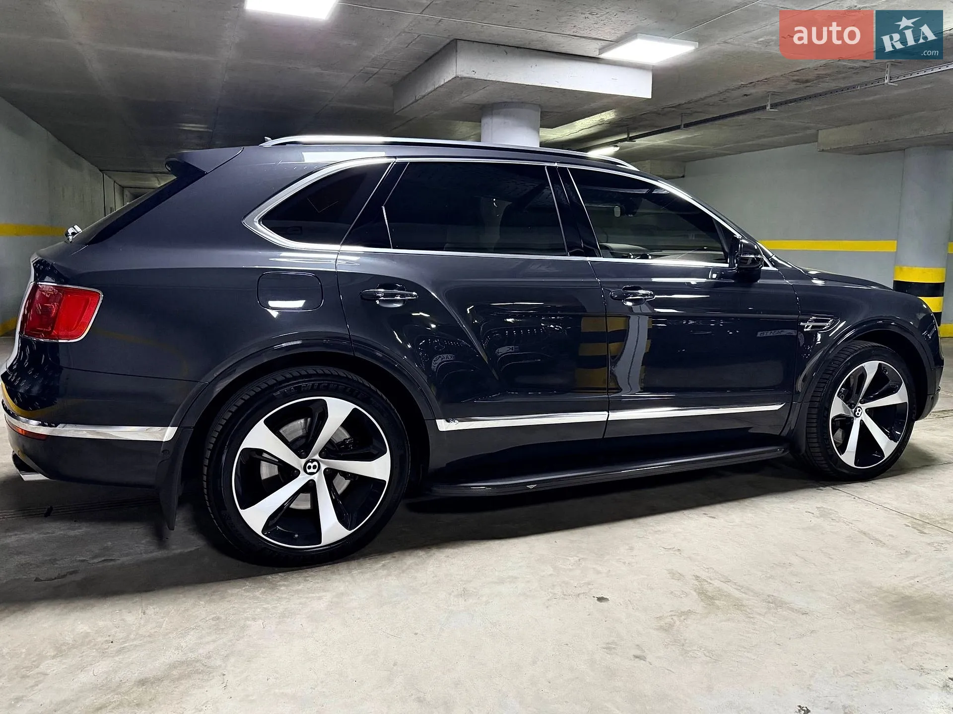 2016 Bentley Bentayga - мініатюра 9