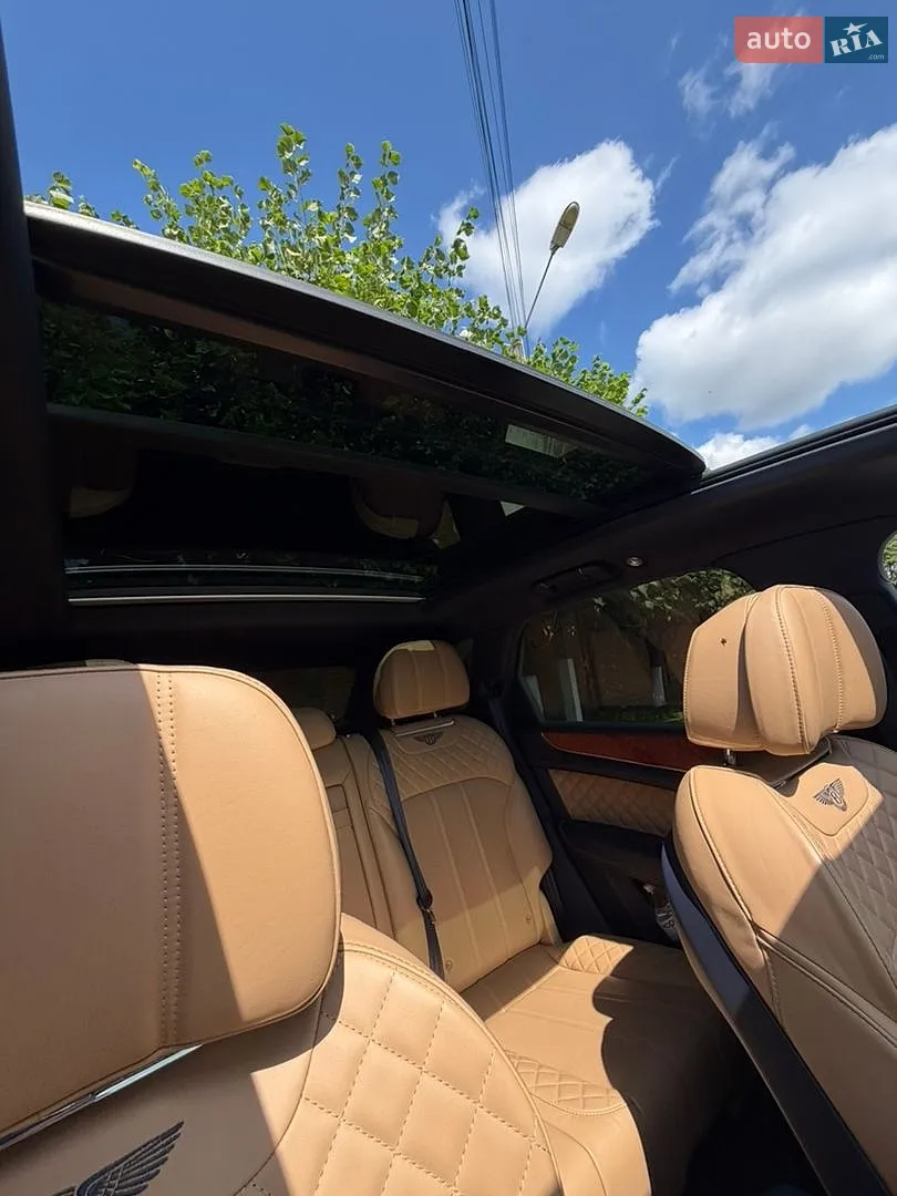 2017 Bentley Bentayga - мініатюра 11