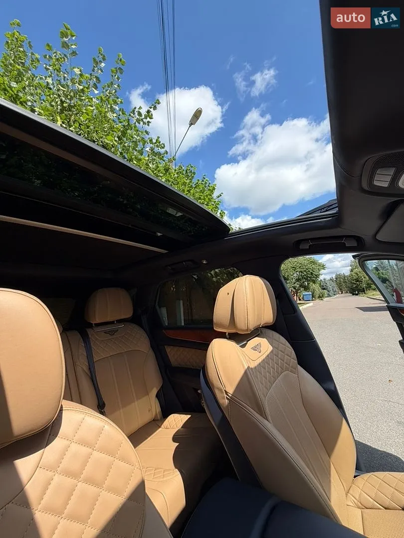 2017 Bentley Bentayga - мініатюра 13