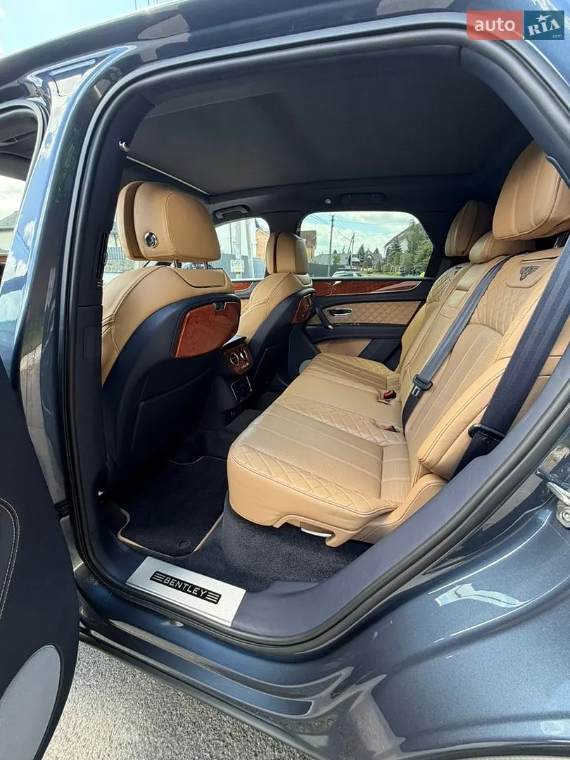 2017 Bentley Bentayga - мініатюра 23