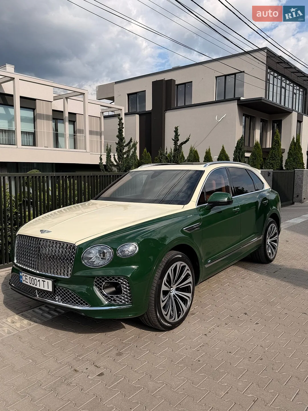 2022 Bentley Bentayga - мініатюра 4