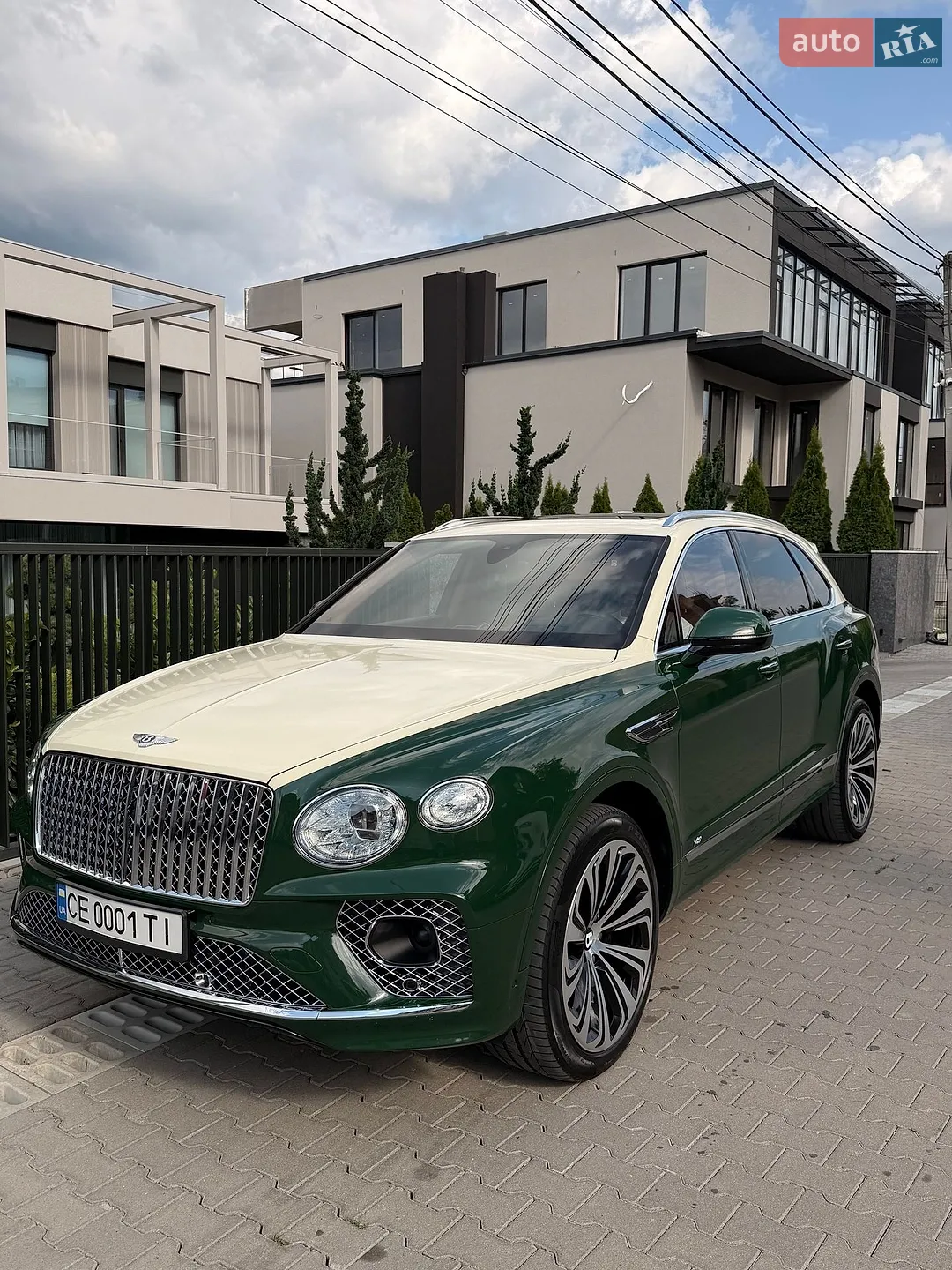 2022 Bentley Bentayga - мініатюра 14