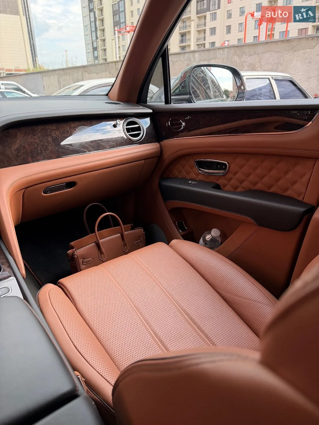 2022 Bentley Bentayga - мініатюра 21