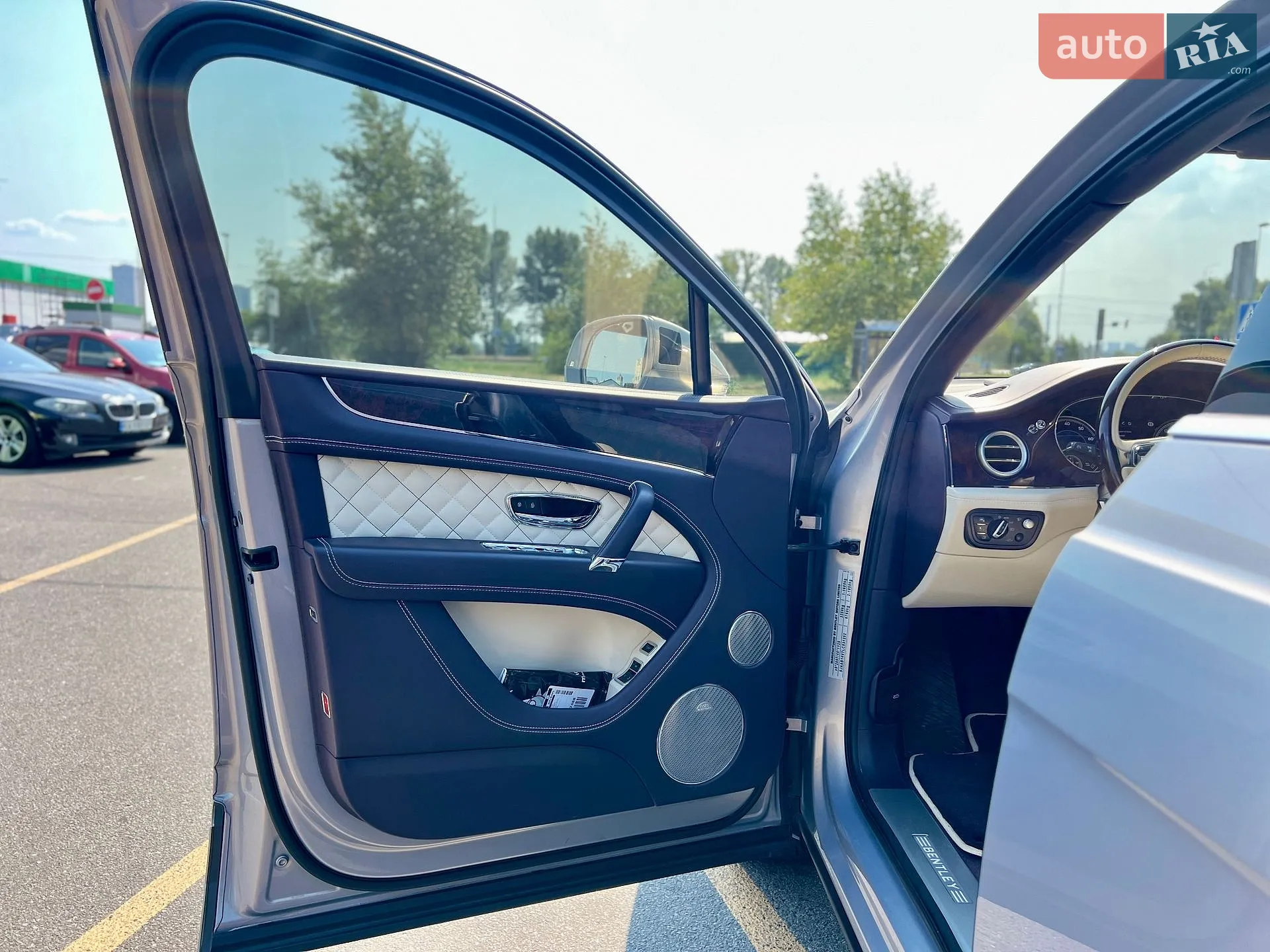 2020 Bentley Bentayga - мініатюра 20
