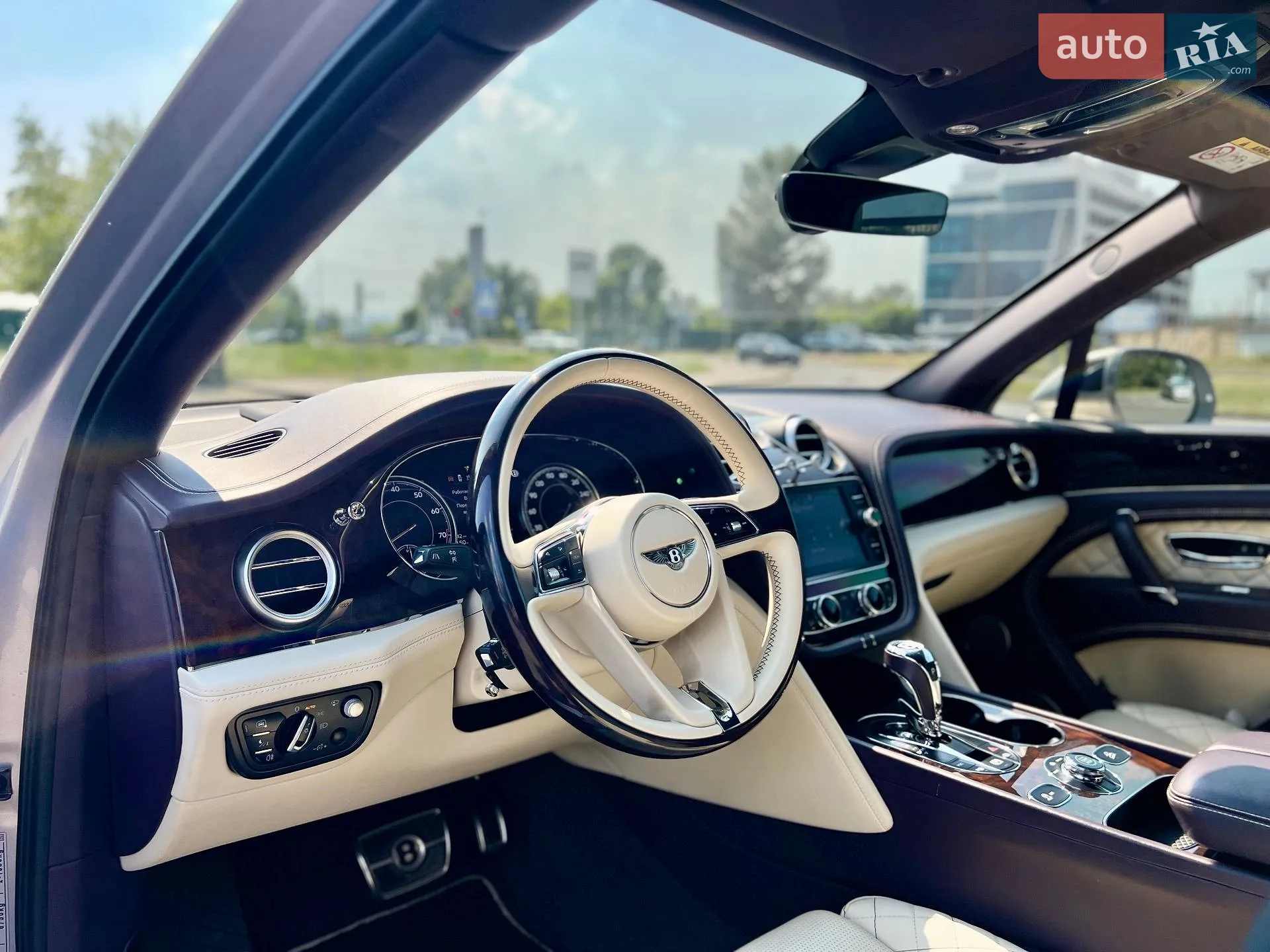2020 Bentley Bentayga - мініатюра 25