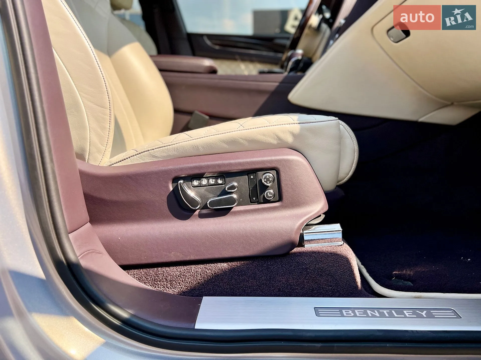 2020 Bentley Bentayga - мініатюра 45