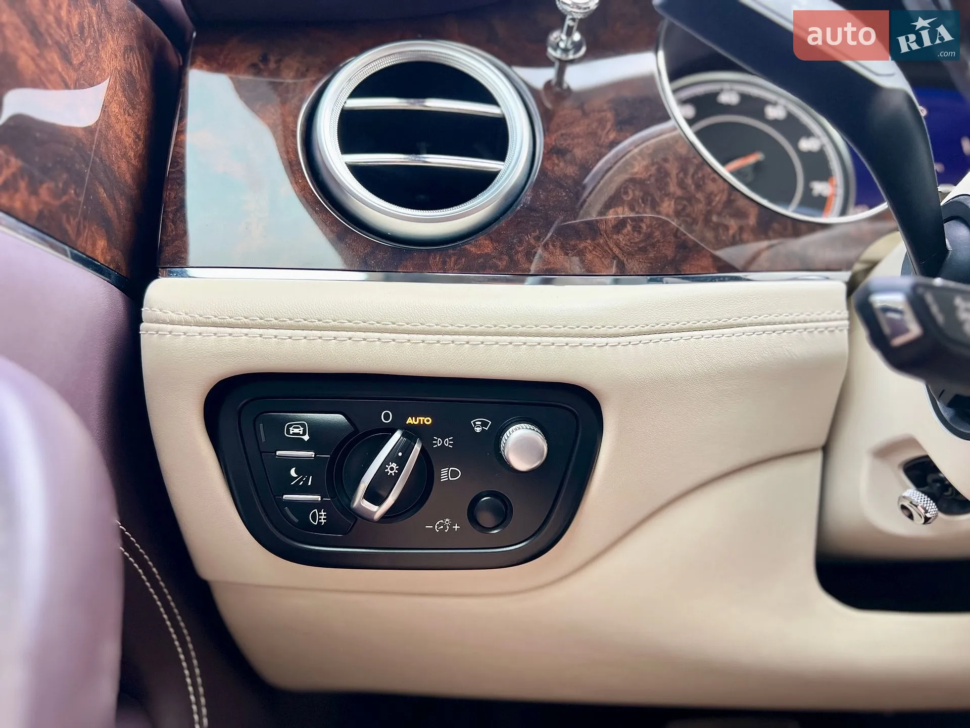 2020 Bentley Bentayga - мініатюра 49