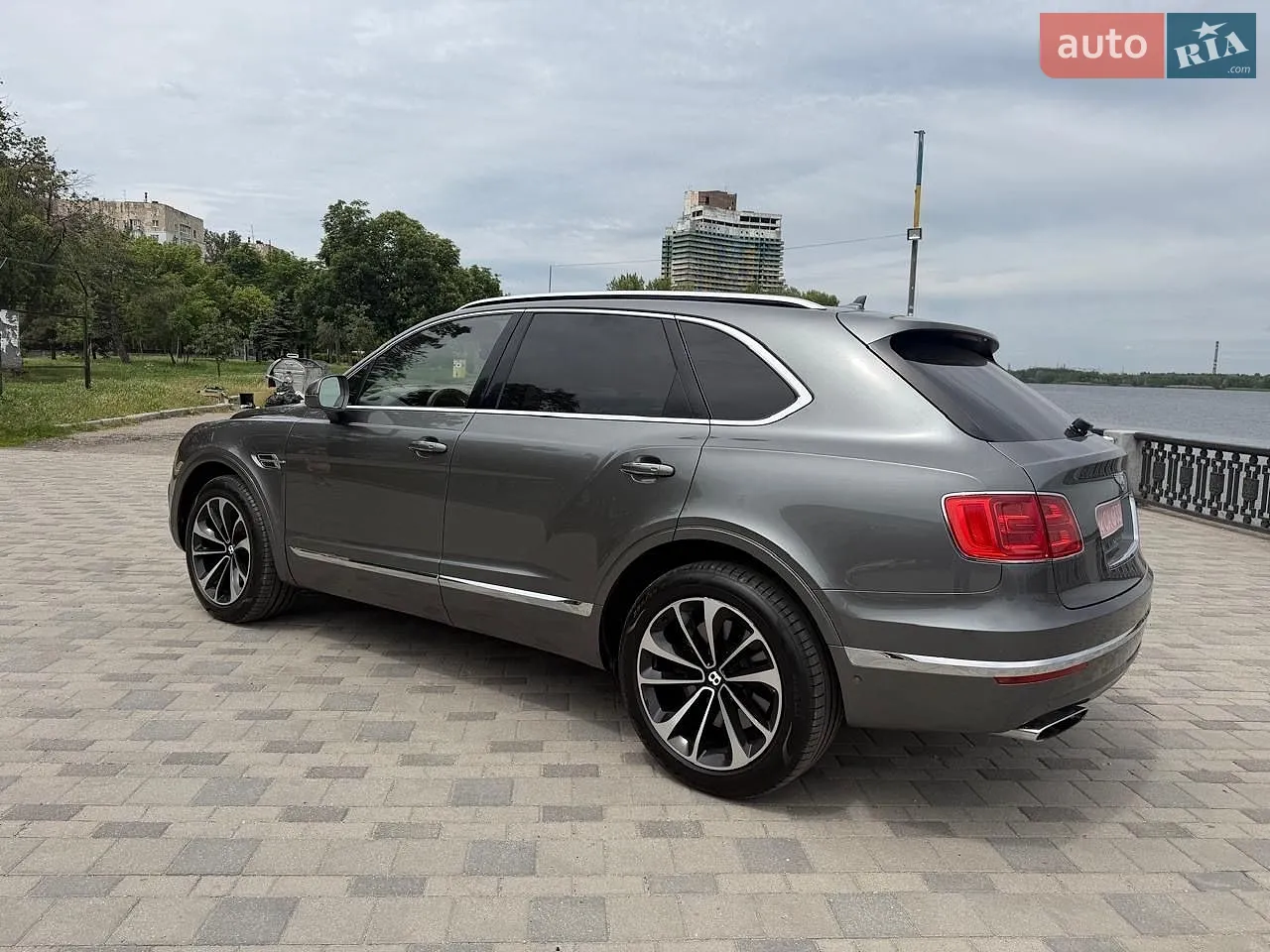 2016 Bentley Bentayga - мініатюра 7