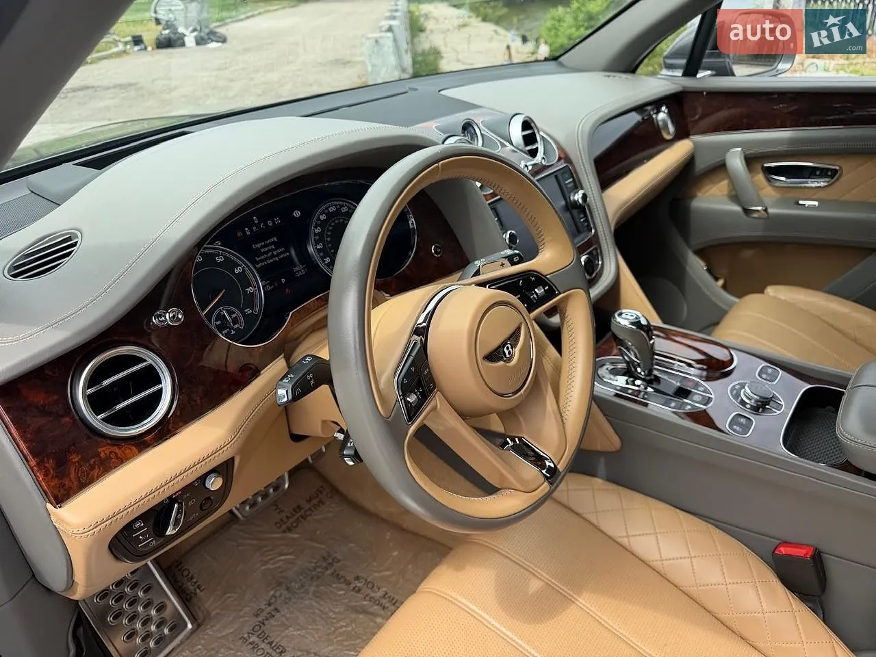 2016 Bentley Bentayga - мініатюра 22
