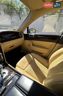 Седан Bentley Continental Flying Spur 2007 в 