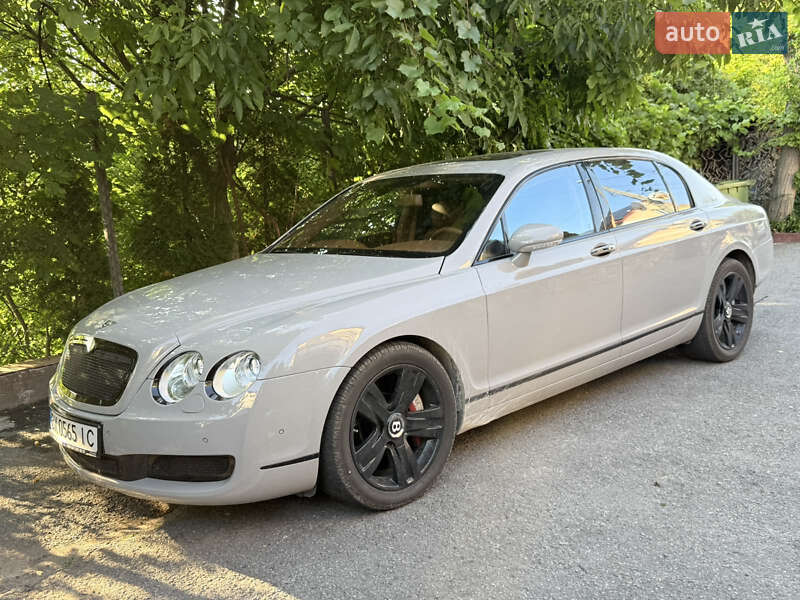 Седан Bentley Continental Flying Spur 2006 в Тернополе