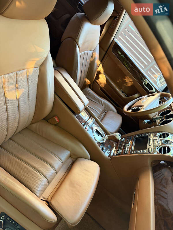 Седан Bentley Continental Flying Spur 2006 в Тернополе