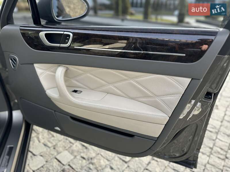 Седан Bentley Continental Flying Spur 2008 в Рівному