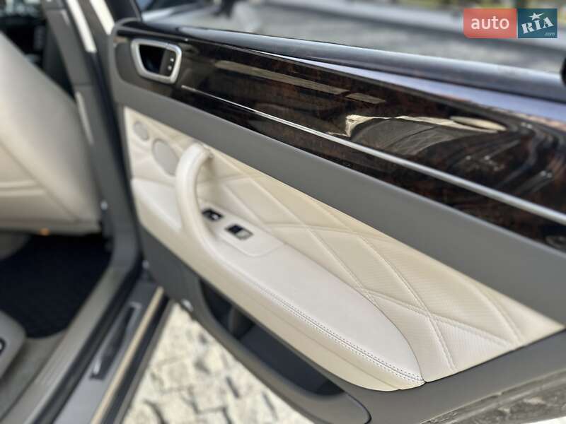 Седан Bentley Continental Flying Spur 2008 в Рівному