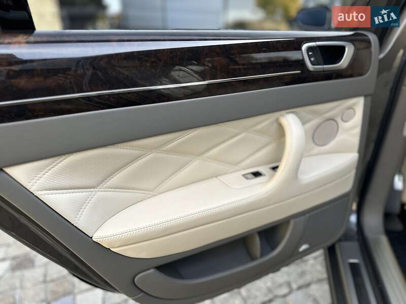 Седан Bentley Continental Flying Spur 2008 в Рівному