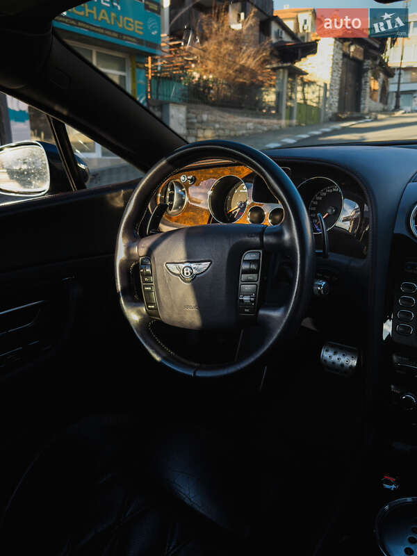 Купе Bentley Continental GT 2006 в Чернівцях