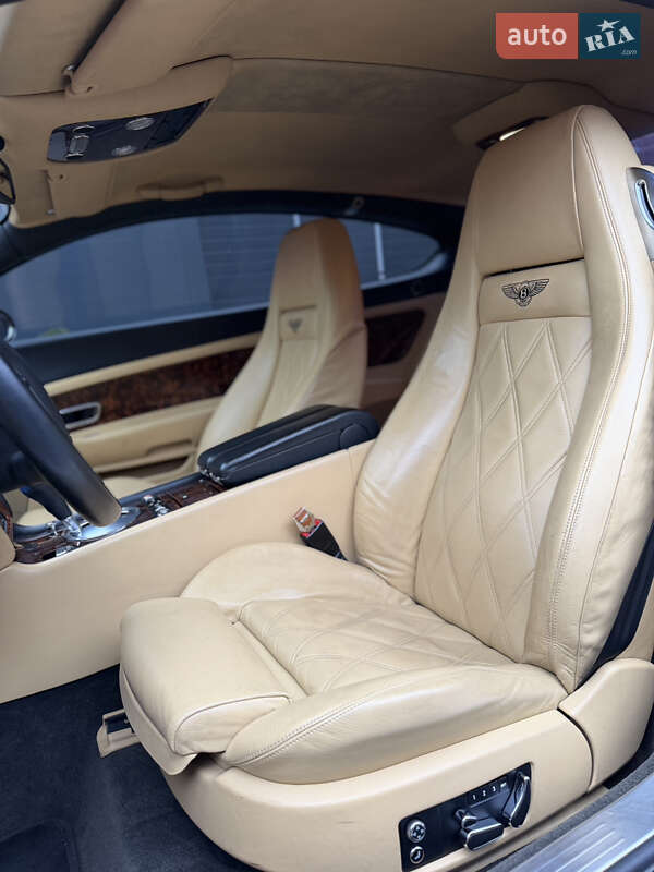 Купе Bentley Continental GT 2004 в Києві