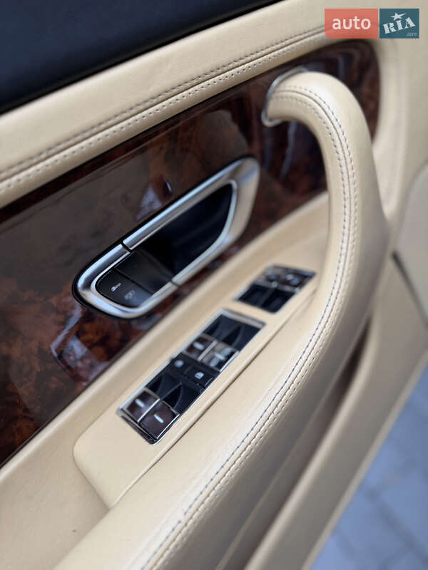 Купе Bentley Continental GT 2004 в Києві