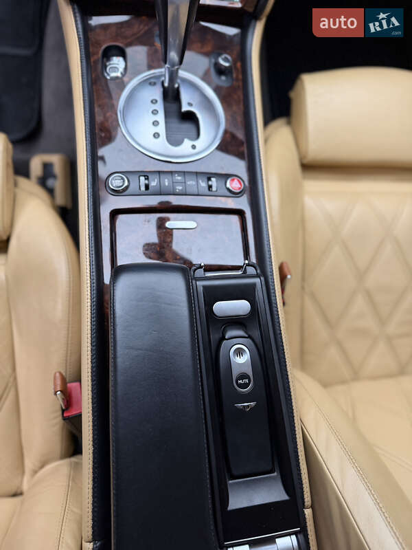 Купе Bentley Continental GT 2004 в Києві