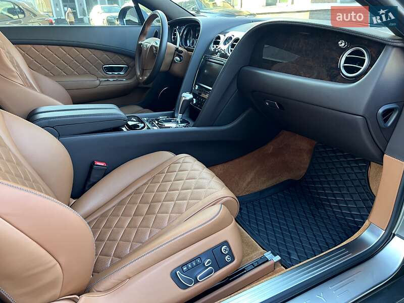 Купе Bentley Continental GT 2016 в Киеве фото 31 Купе Bentley Continental GT 2016 в Киеве