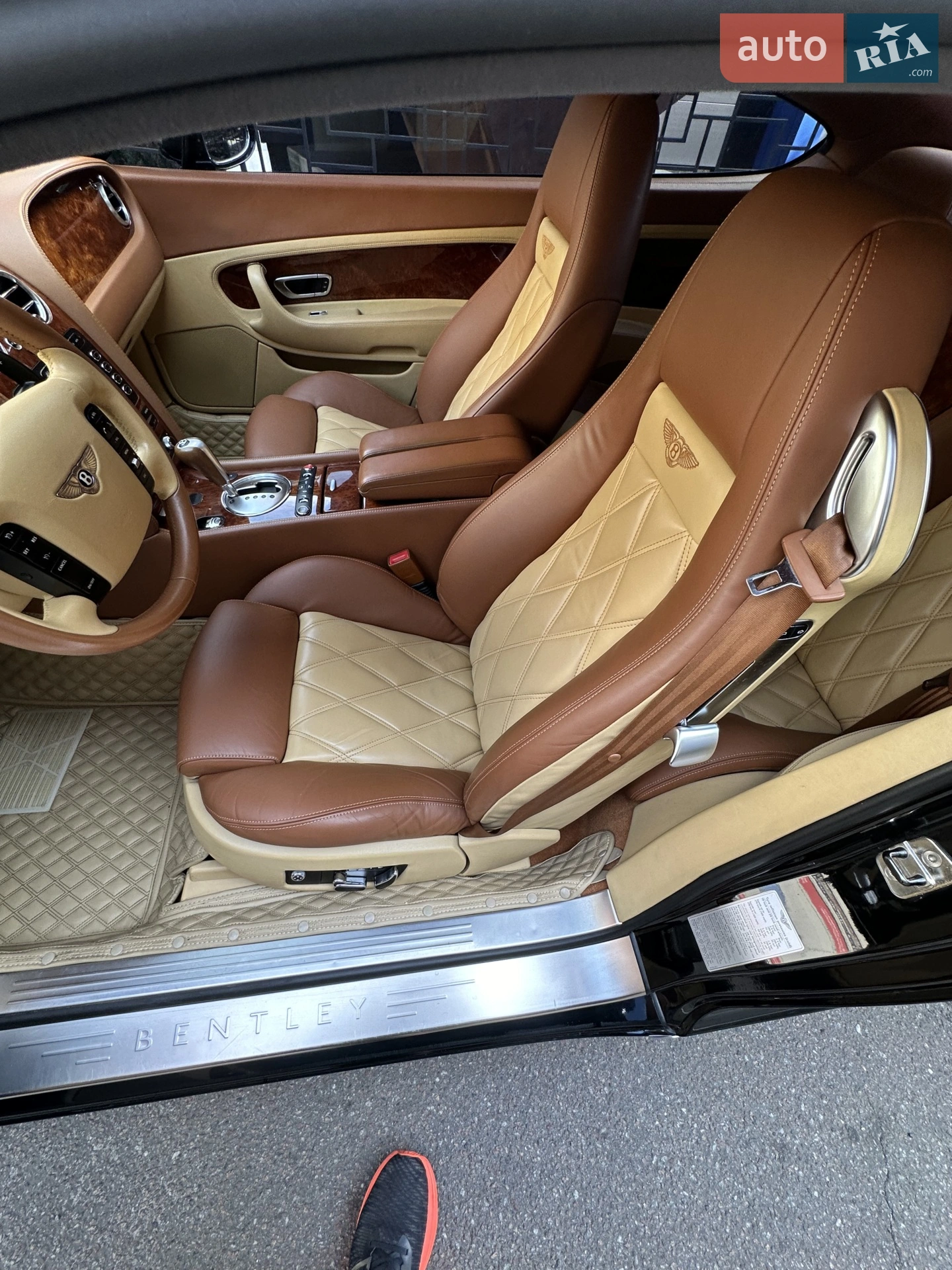 Bentley Continental 2005 VIN SCBCE63W75C030350 фото оголошення 32 з 54