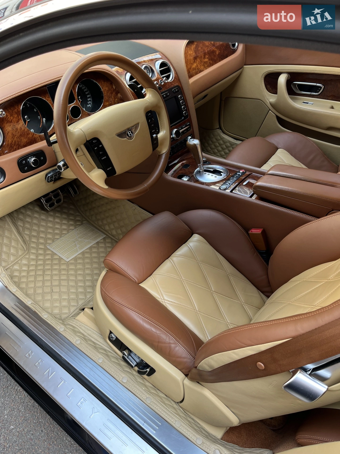 Bentley Continental 2005 VIN SCBCE63W75C030350 фото оголошення 39 з 54