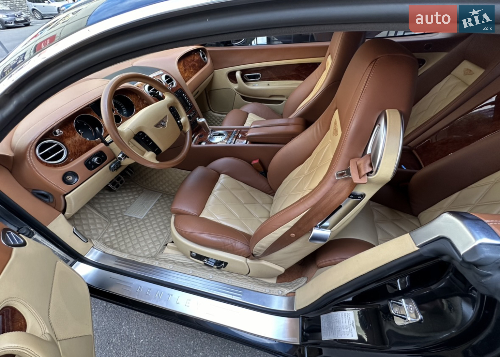 Bentley Continental 2005 VIN SCBCE63W75C030350 фото оголошення 18 з 54