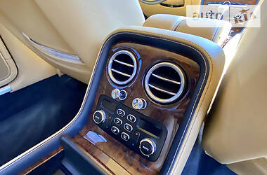 Седан Bentley Flying Spur 2010 в 